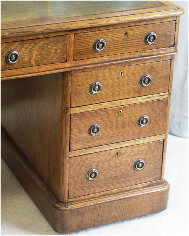 2040 Antique Victorian Oak Pedestal Desk (7)